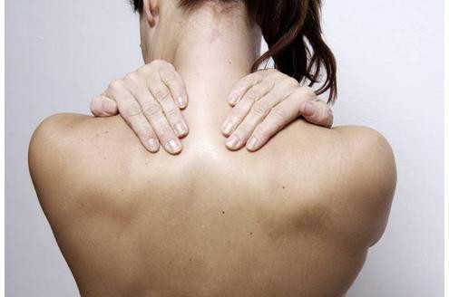 Bei Rückenschmerzen ist Schonung angesagt.
 

Oft ist genau das Gegenteil ist richtig. Denn Rückenschmerzen entstehen oft, weil die Muskeln nicht belastet werden. Damit die Schmerzen wieder verschwinden, müssen die Muskeln beansprucht werden. 
