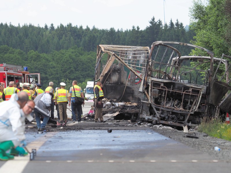 „Der Bus stand lichterloh in Flammen“, sagte ein Feuerwehrmitarbeiter.