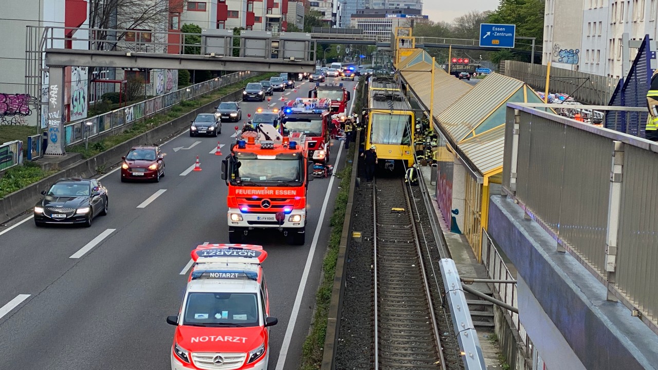 In Essen wurde am Freitag eine Person von einer U-Bahn erfasst.