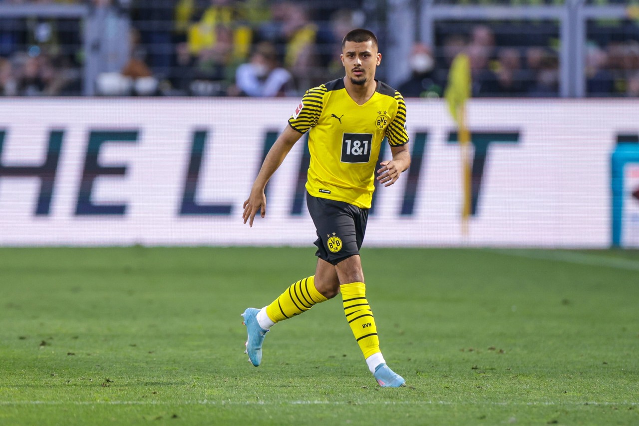 Lion Semic feierte sein Bundesliga-Debüt für Borussia Dortmund und unterschrieb jetzt seinen ersten Profivertrag.