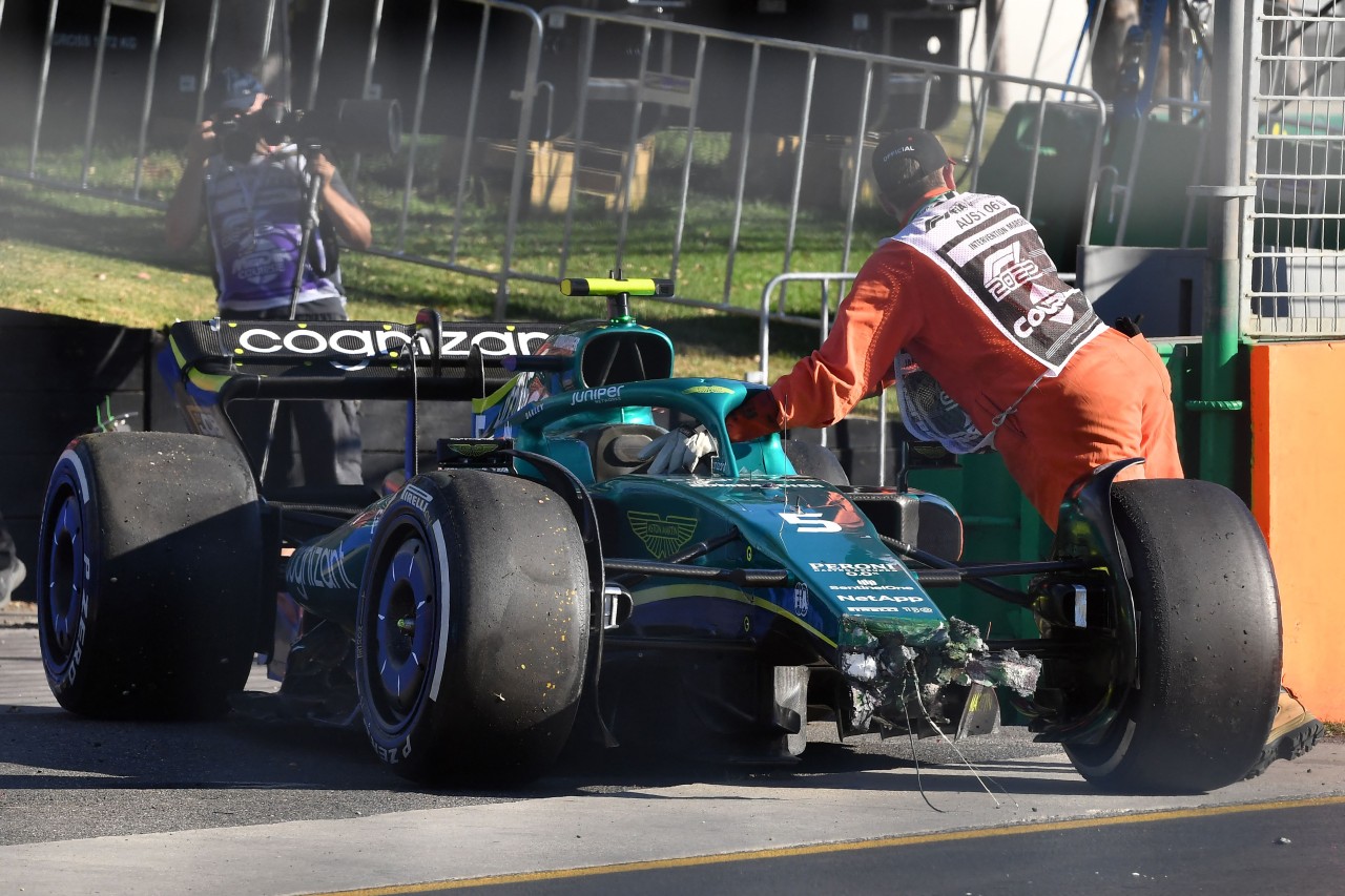 Das Auto von Sebastian Vettel nach dem Crash im Rennen.