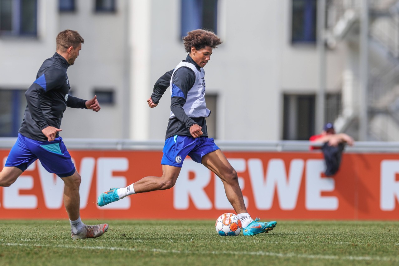 Sidi Sané im Training des FC Schalke 04.