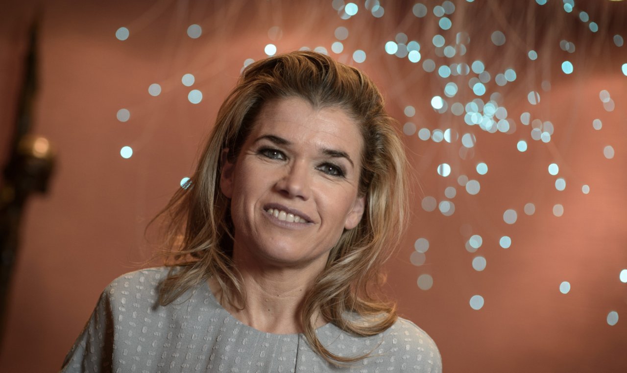 Anke Engelke "Schule überfordert Eltern und Gesellschaft" DerWesten.de