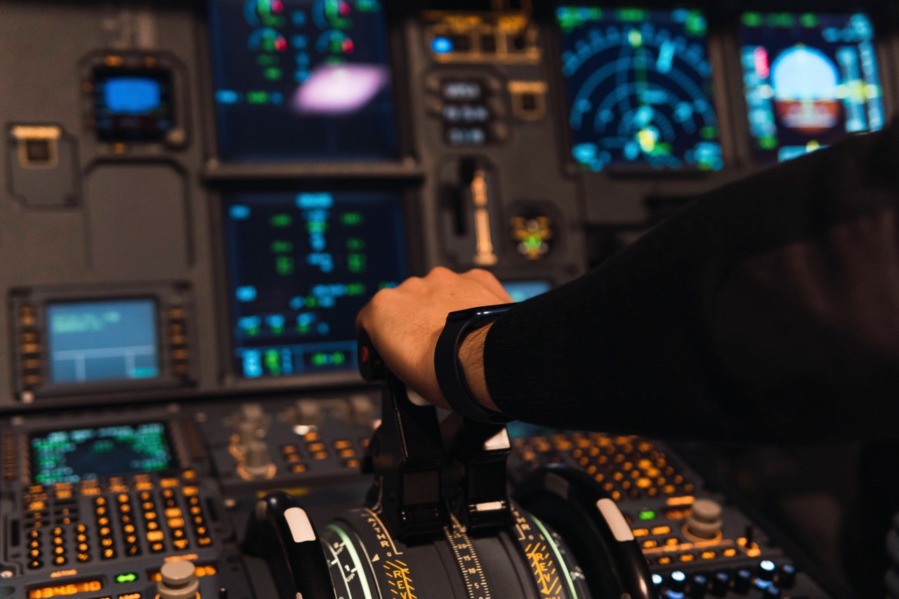 Frankreich: An Bord einer Boeing 777 verloren die Piloten im Cockpit plötzlich die Kontrolle über die Maschine und mussten sofort handeln. (Symbolfoto)