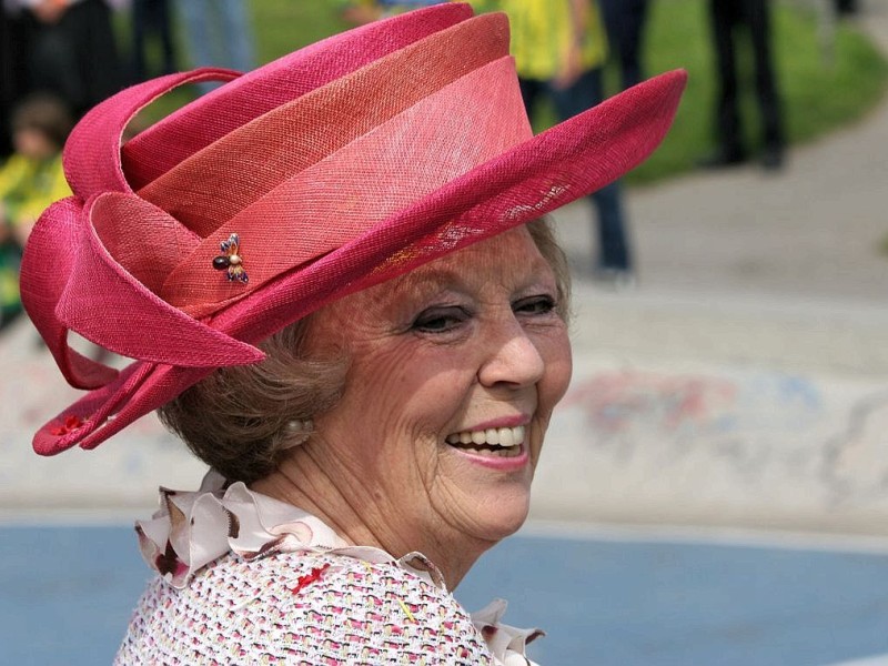 Eine Frau, viele Hüte: Königin Beatrix fällt immer wieder durch die Wahl ihres Kopfschmucks auf.