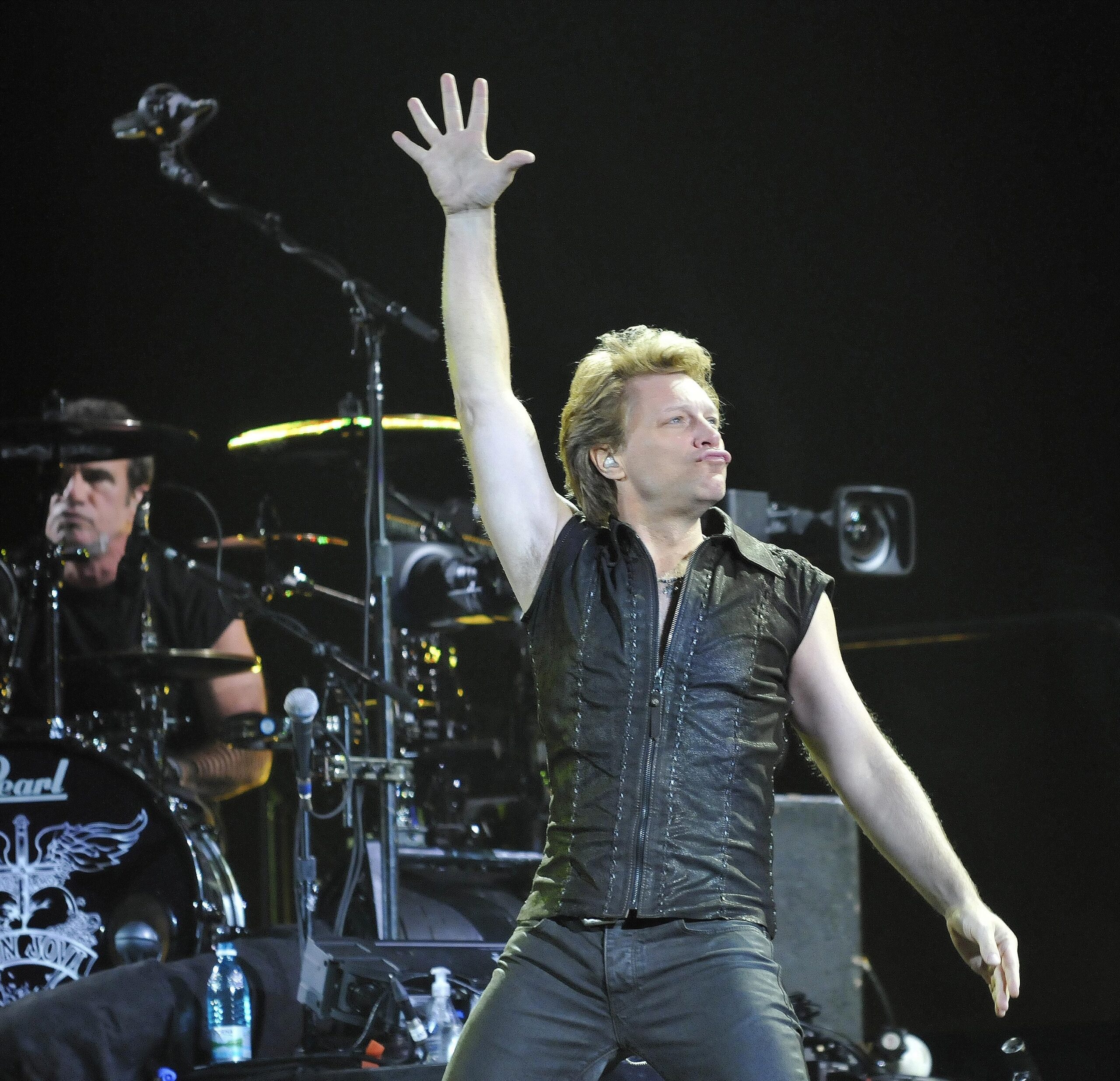 Jon Bon Jovi und Band in der Düsseldorfer Arena. Foto: Kai Kitschenberg/ WAZ FotoPool