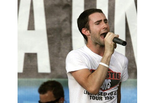 ...Adam Levine singt bei Maroon 5.