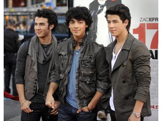 Platz 40: die Band Jonas Brother - Kevin Jonas, Joe Jonas und Nick Jonas (v.l.)