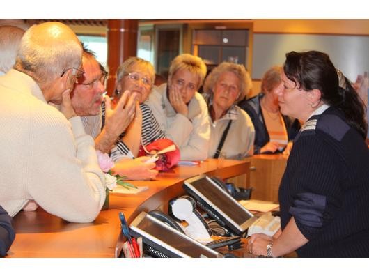 Die Passagiere machten ihrem Ärger schon an Bord Luft. Foto: R. Schüssler