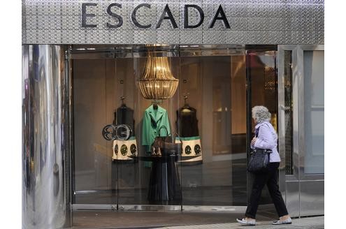 Escada musste Mitte August Insolvenz anmelden. Länger schon steckte die ehemals größte Damenmodemarke der Welt in finanziellen Schwierigkeiten. Der indische Stahlunternehmer Lakshmi Mittal rettete das Unternehmen vor der Pleite.