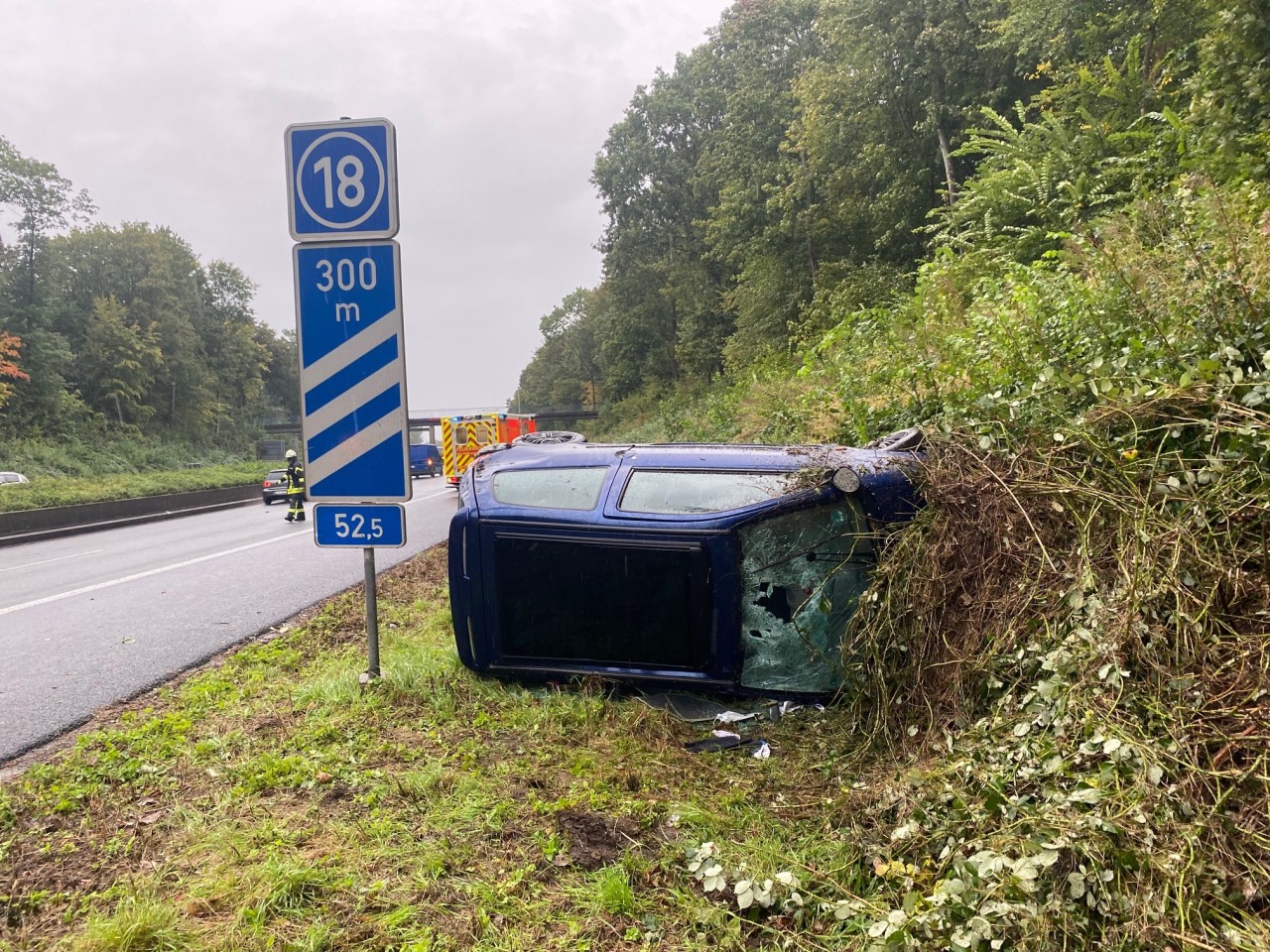 Bei dem schweren Unfall überschlug sich das Fahrzeug.