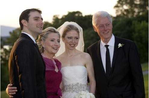 ... die Tochter des ehemaligen US-Präsidenten, Chelsea Clinton, und Investmentbanker Marc Mezvinsky, ...