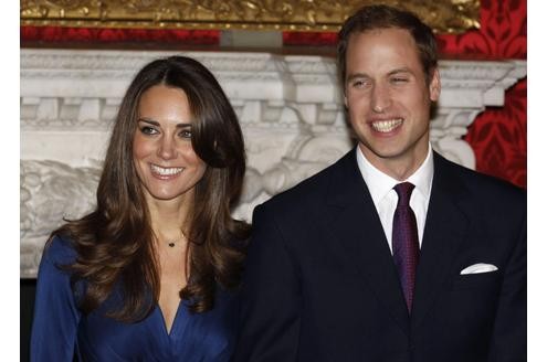 Sie haben für 2011 ihre Hochzeit angekündigt: der britische Prinz William und Kate Middleton, die den Verlobungsring der verstorbenen Prinzessin Diana trägt, sowie ...