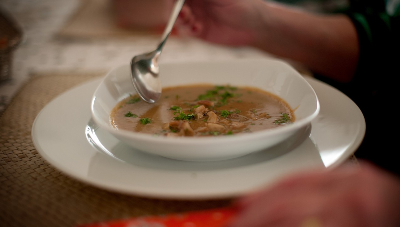 Die fertige Steinpilzsuppe.