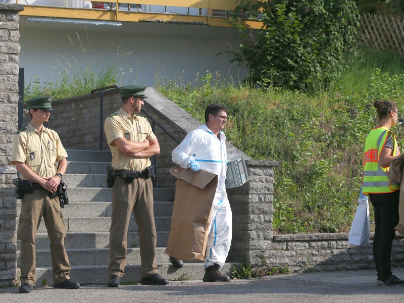 ... wegen eines Drogendelikts mit ihm zu tun. Er befand sich in psychiatrischer Behandlung und soll bereits zweimal versucht haben, sich das Leben zu nehmen.