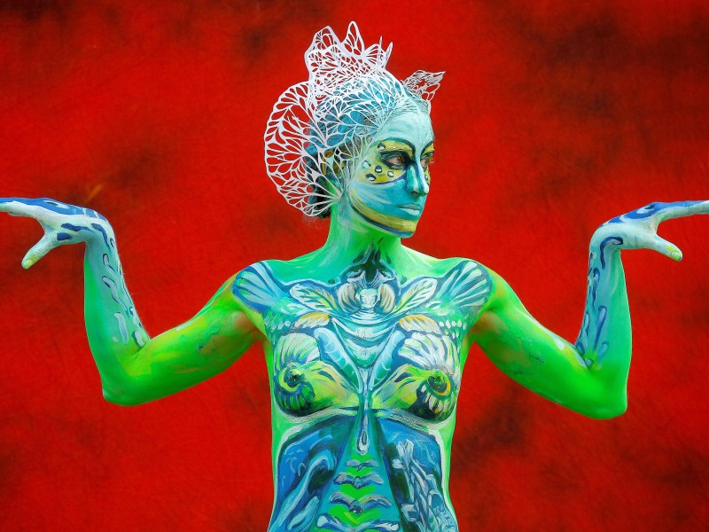 Dabei konnten zum Beispiel Fotografen lernen, wie man Bodypainting-Models richtig in Szene setzt.