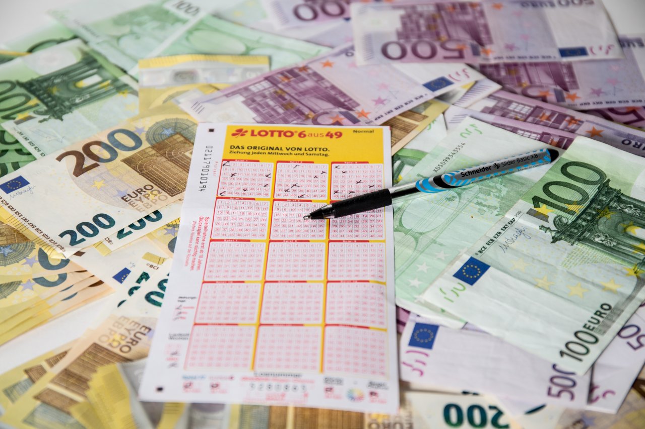 Lotto: Frau Bejubelt Millionen-Gewinn – Dann Folgt Der Schock ...