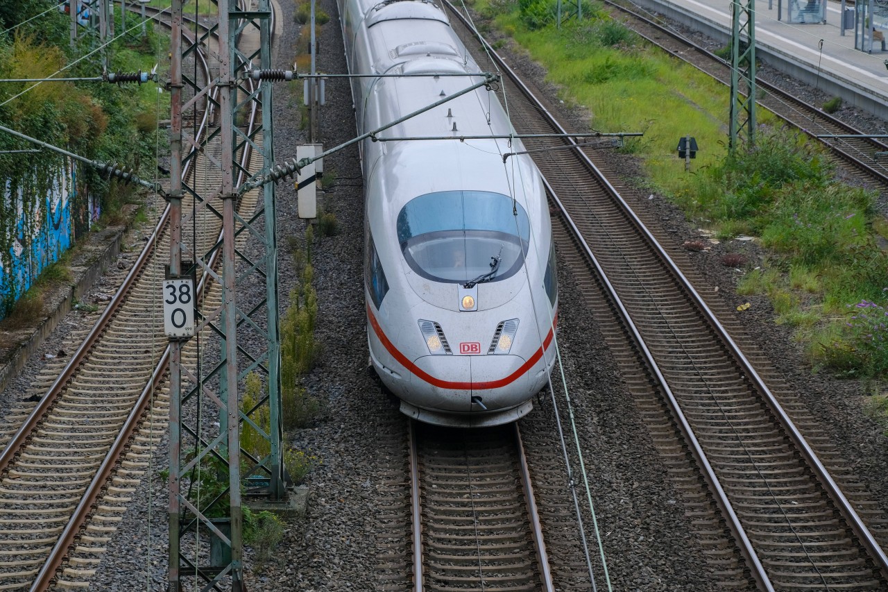 Deutsche Bahn: Im Fernverkehr werden manche Tickets teurer. (Symbolbild)