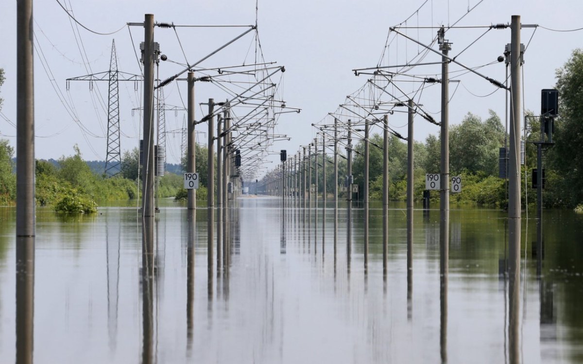 Deutsche_Bahn_Hochwasser.jpg