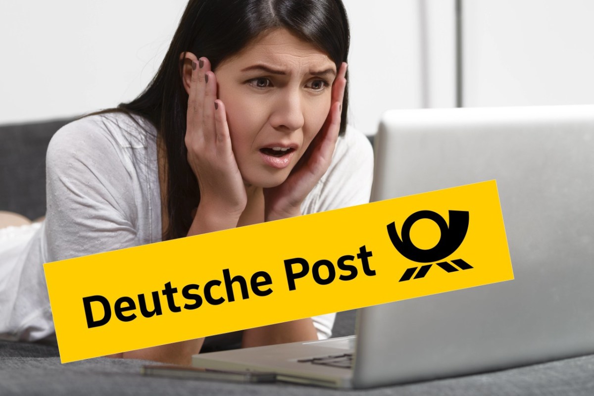 Frau vor Laptop mit Deutsche Post Logo