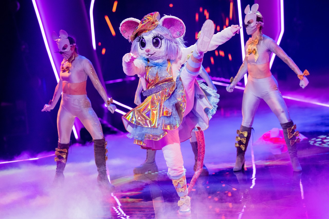 „Die Maus“ tanzt bislang noch im Ganzkörperkostüm bei „The Masked Dancer“.