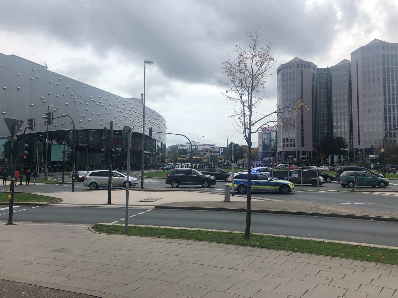 Am Limbecker Platz ging zwischenzeitlich nichts mehr. Wegen einer Demonstration wurde Teile der Zufahrt gesperrt.