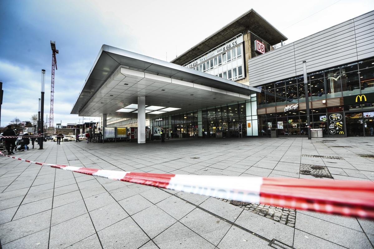 Essen Hauptbahnhof Geräumt Das Steckt Dahinter Derwestende 