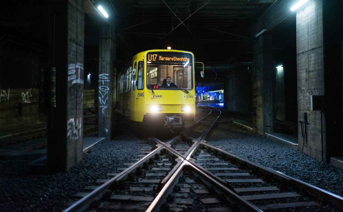 Essen U-Bahn-Tunnel hauptbahnhof, K94, Tunnelkreuzung.jpg