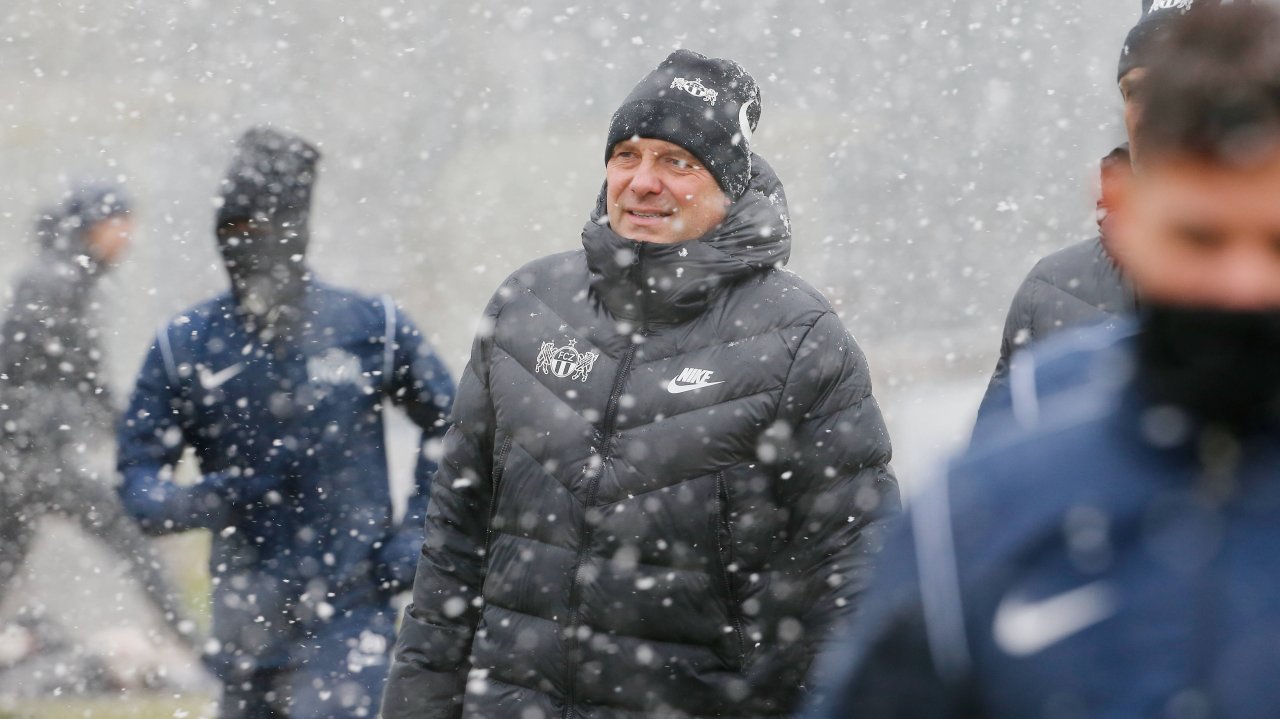 FC Schalke 04 Fans Staunen Ex Trainer Vor Champions League Einzug