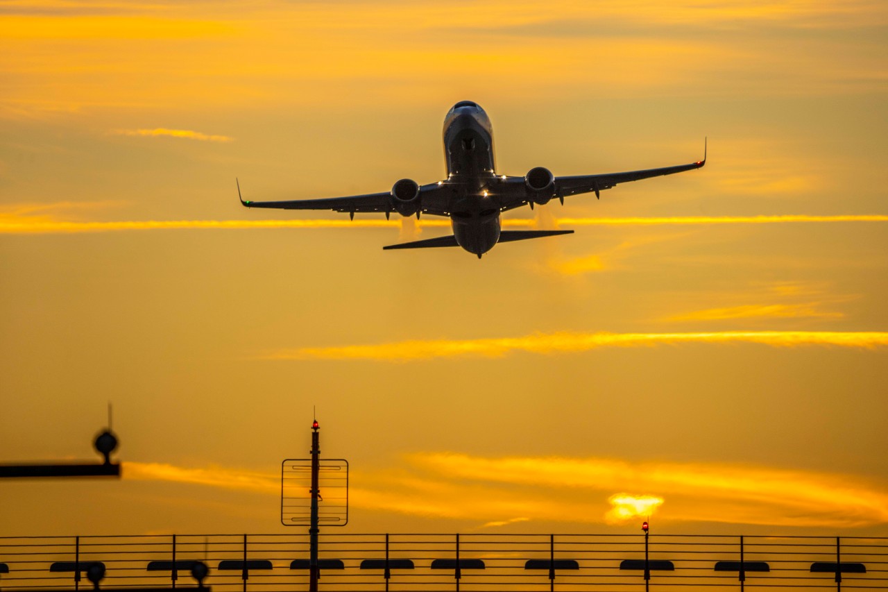 Flughafen Düsseldorf: Mit dem Flieger an Weihnachten der Sonne entgegen. (Symbolbild)