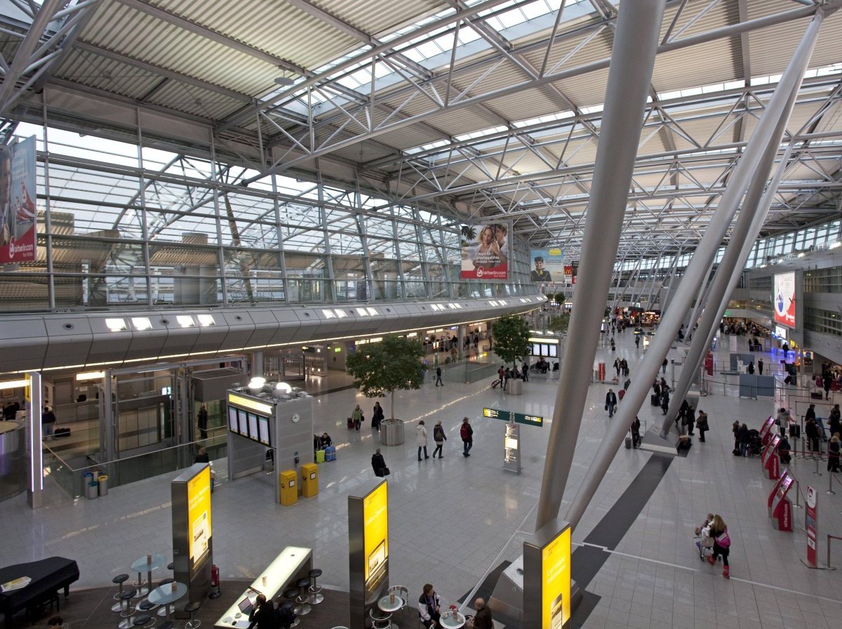 Flughafen Düsseldorf Terminal.jpg