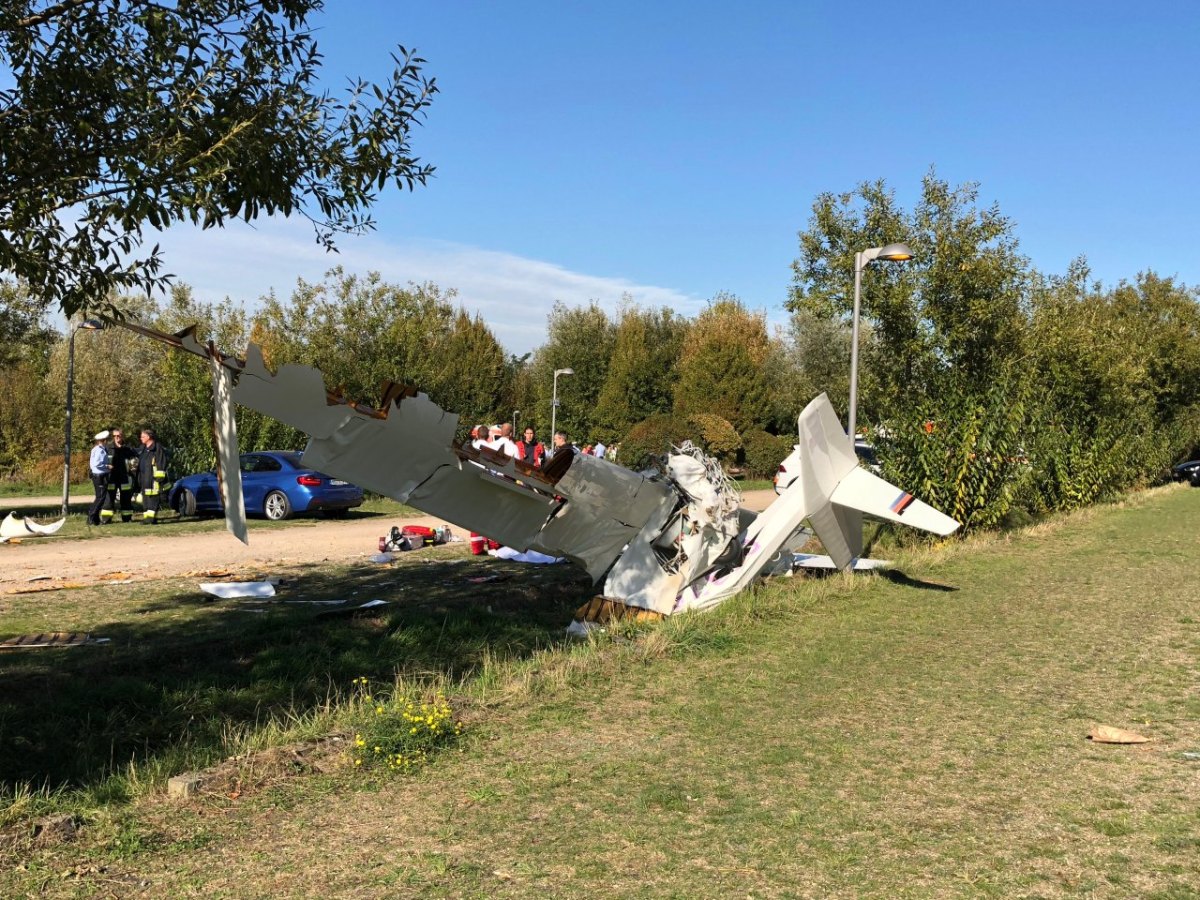 Flughafen-Essen-Mülheim-Absturz-Flugzeug.jpg