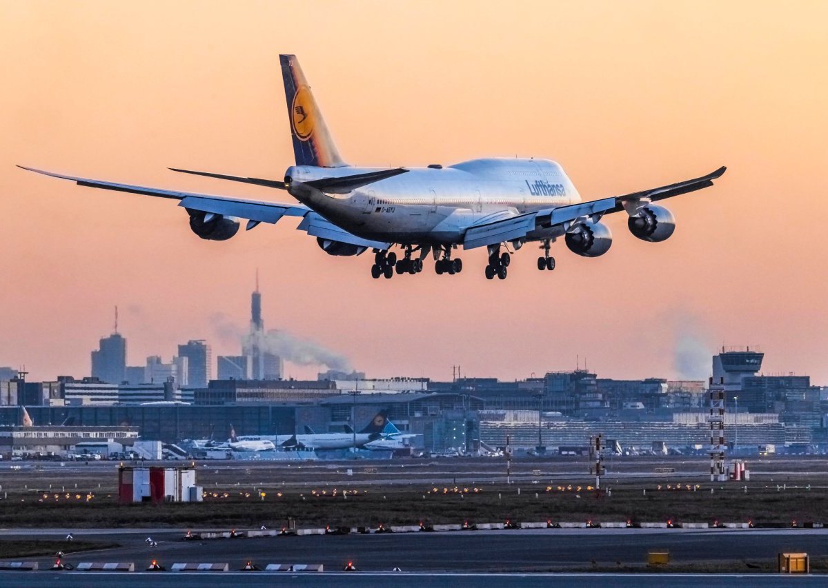 Flughafen KÃ¶ln