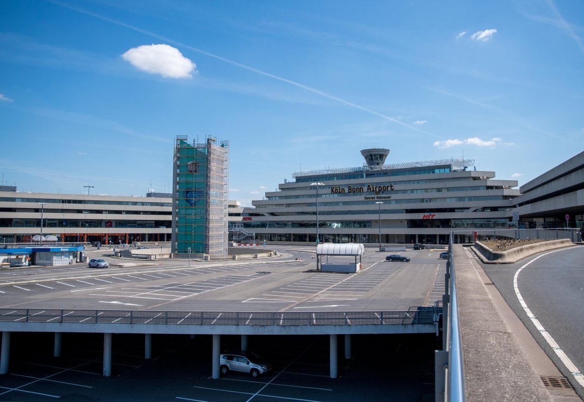 Flughafen KÃ¶ln/Bonn.jpg