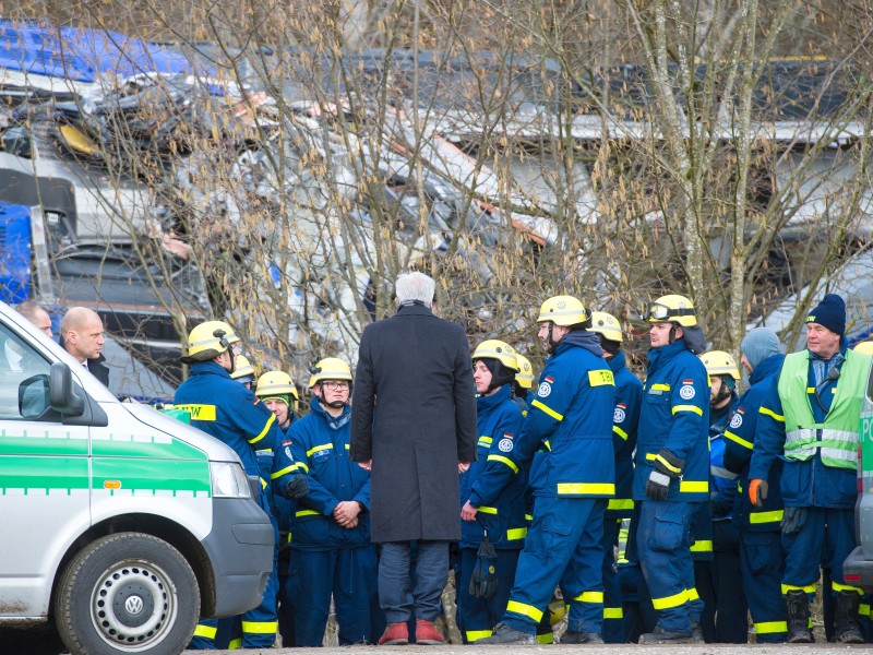 Er zeigte sich erschüttert. „Eine Tragödie für das ganze Land, Bayern trauert“, sagte er. „Es ist eine schwere Zeit für uns alle.“ 