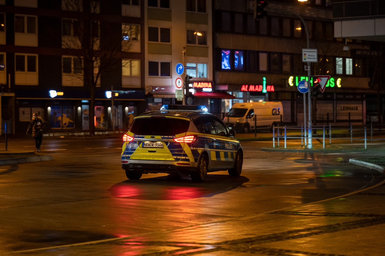 hagen messer in genitalbereich gerammt 16 jähriger brutal zugerichtet