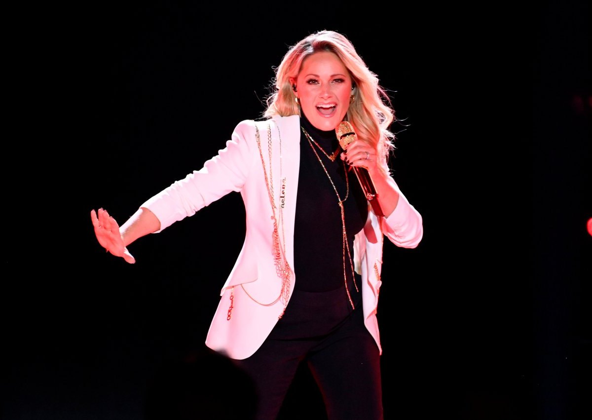 Helene Fischer Bühne.jpg