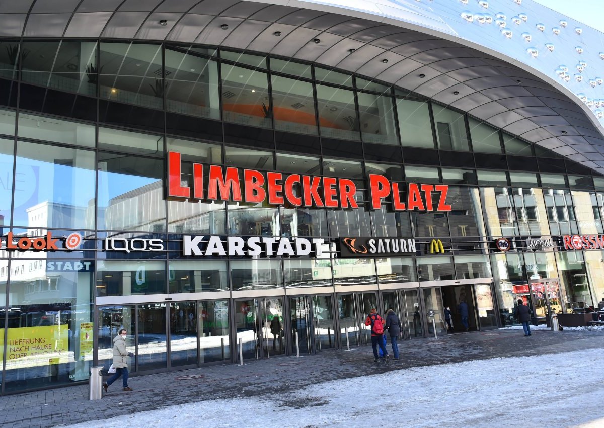 Limbecker Platz in Essen.jpg