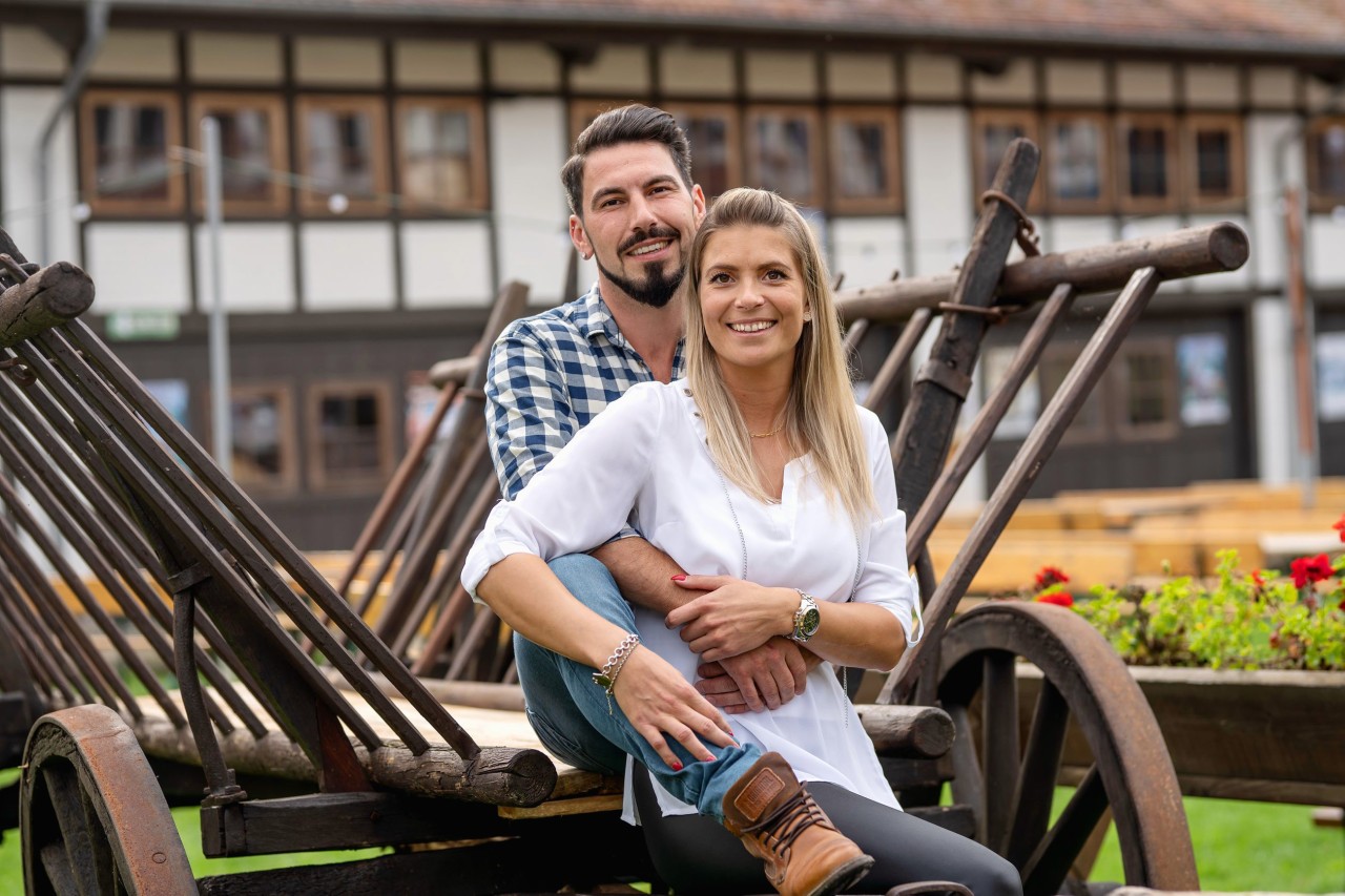 Mathias und Sabrina schweben bei „Bauer sucht Frau“ auf Wolke sieben.