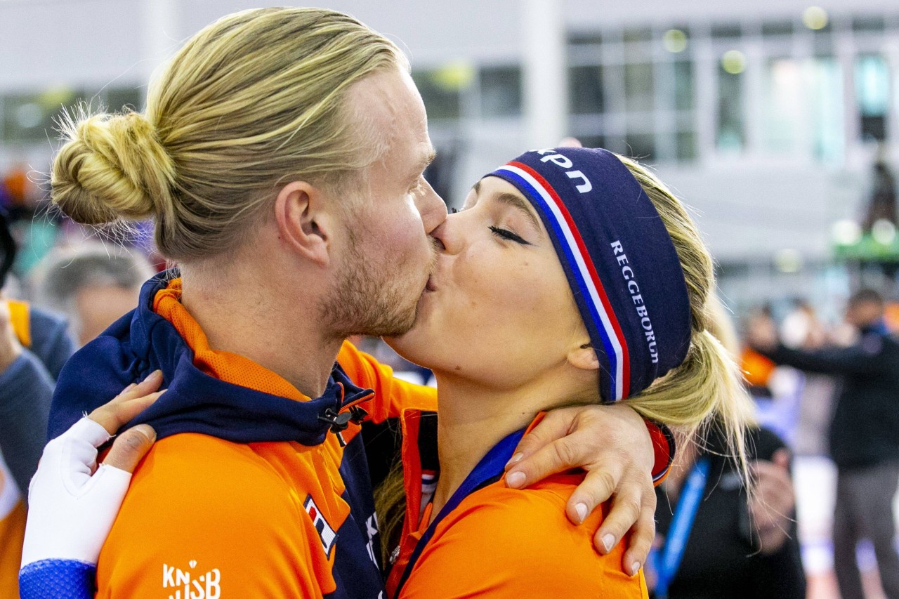 Während Jutta Leerdam (r.) an Olympia 2022 teilnehmen kann, ist für ihren Partner Koen Verweij der Traum geplatzt.