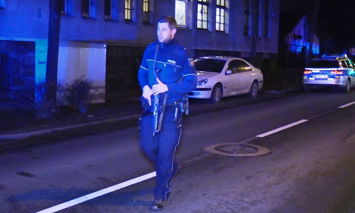 Polizei Maschinengewehr.jpg