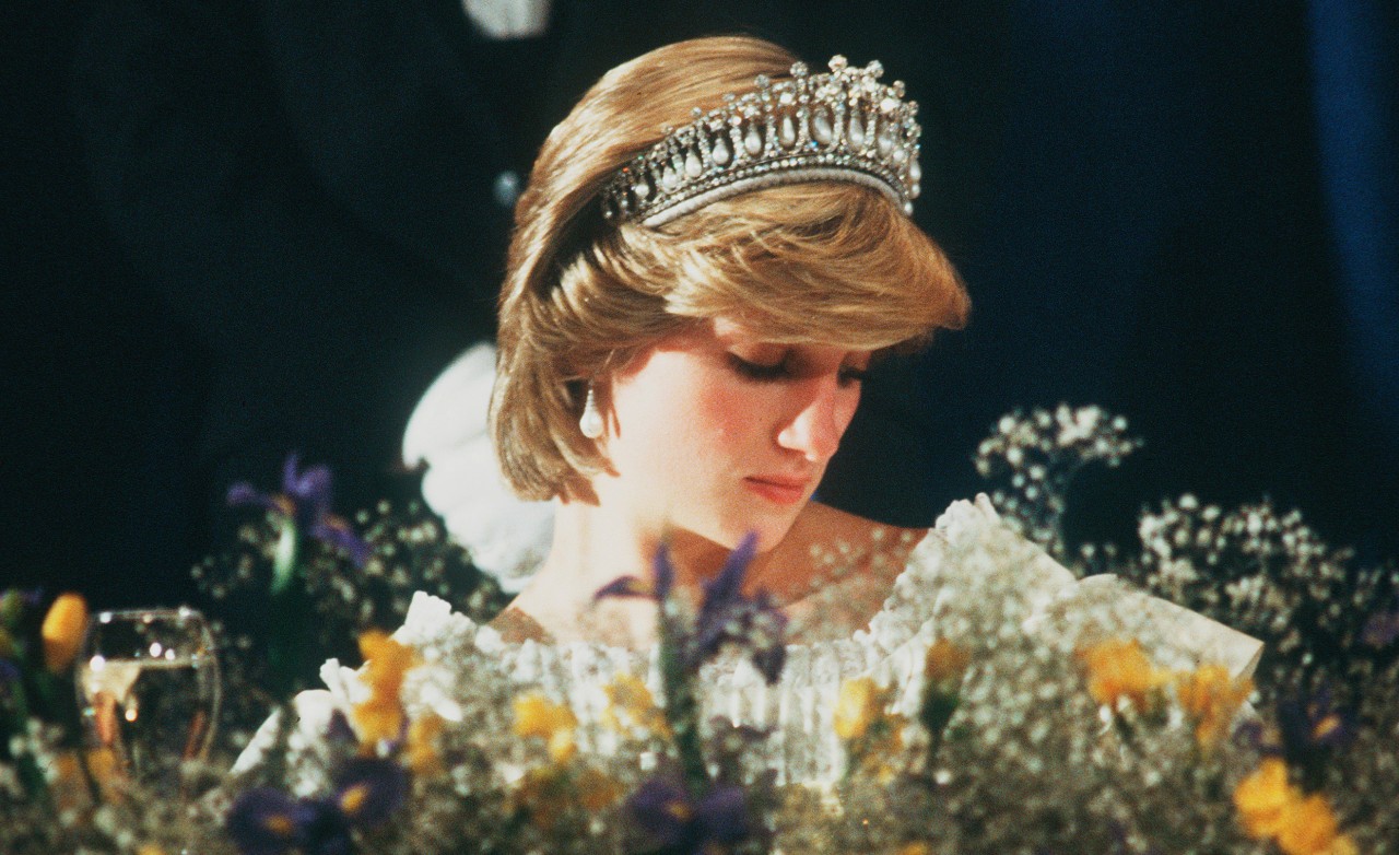 Prinzessin Diana gehörte die Tiara früher. Hier bei einem Bankett 1983.