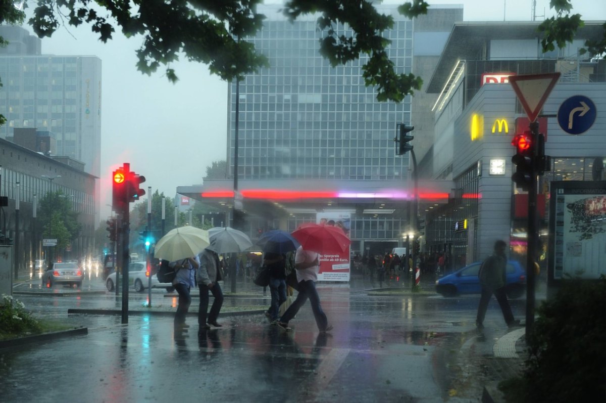 Regenschauer Essen Hauptbahnhof.jpg