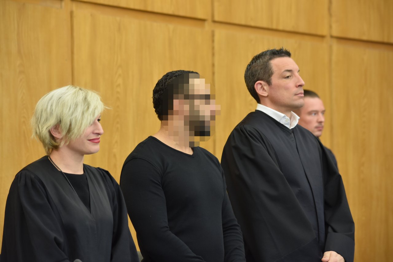 Nachbar Beschreibt Beziehung Zwischen Samir B. Und Getöteter Esra C ...