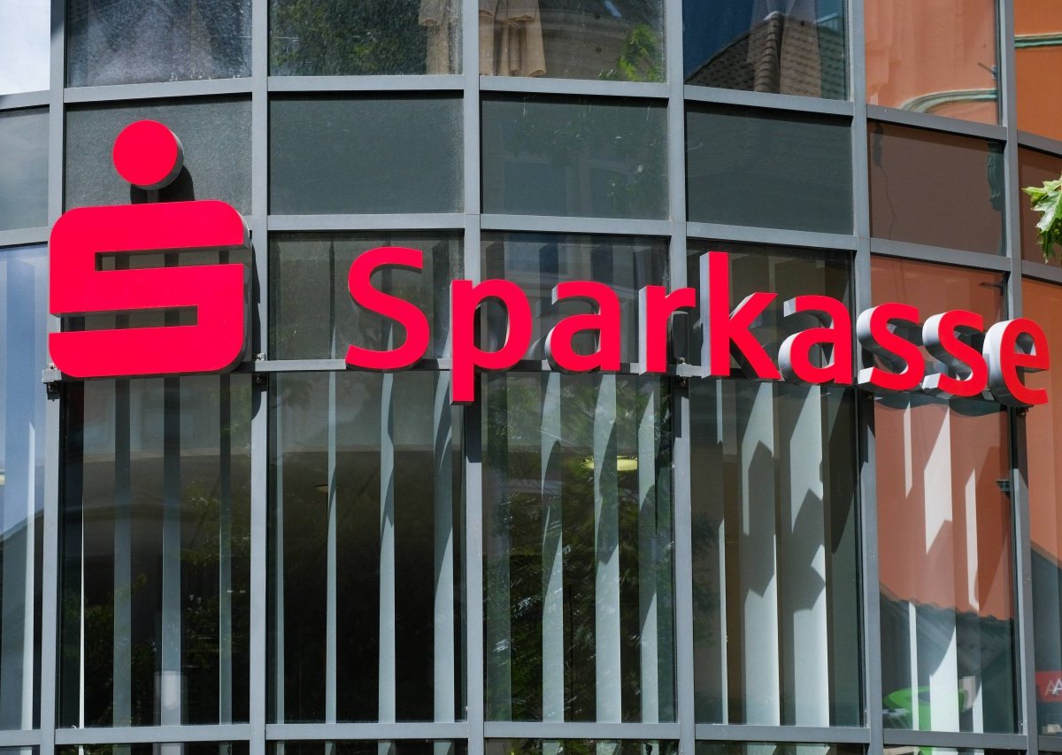 Sparkasse: Kunde erhält Anruf – dann ist er 58.000 Euro los