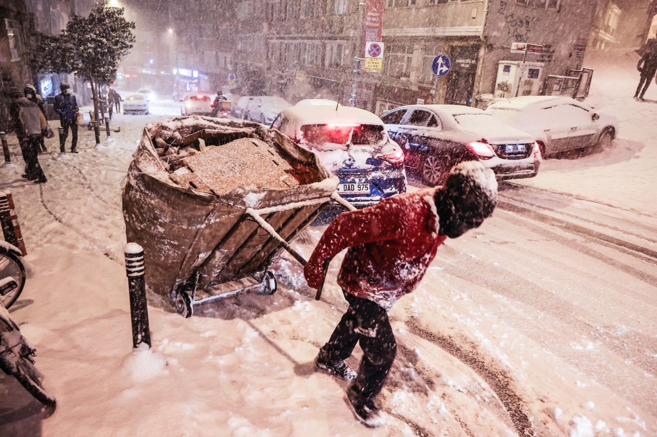 Türkei: Ungewohntes Bild in Istanbul – die türkische Metropole versinkt im Schnee.