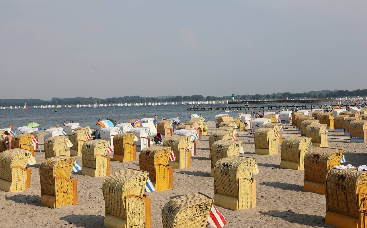 Urlaub an der Ostsee: Frau geht auf Fähre und wird sauer (Symbolbild).