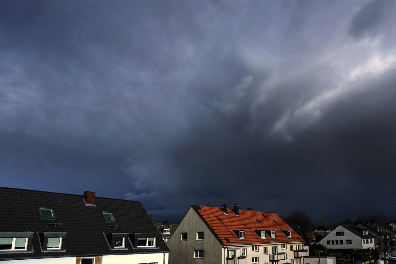 Ab Mittwoch ziehen heftige Windböen über Deutschland. (Archivbild) 