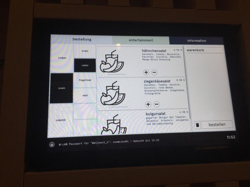 Über das Tablet kannst du Essen bestellen. Die Bilder des Essens folgen noch.