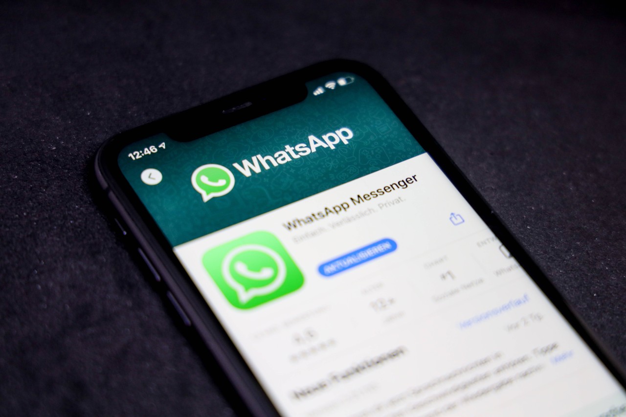 Digitalisierung schreitet auch bei Betrügern voran: Nun versuchen sie eine Enkeltrick-Variante über Whatsapp. (Archivbild)